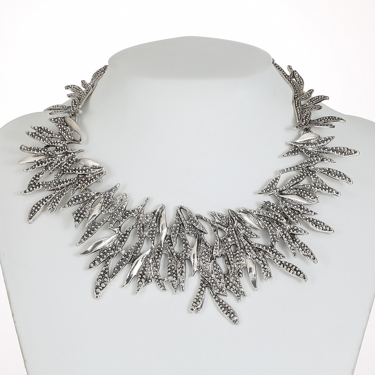 Women'S Accessories Manufacturers - Collana con Design Retrò Esagerato ed