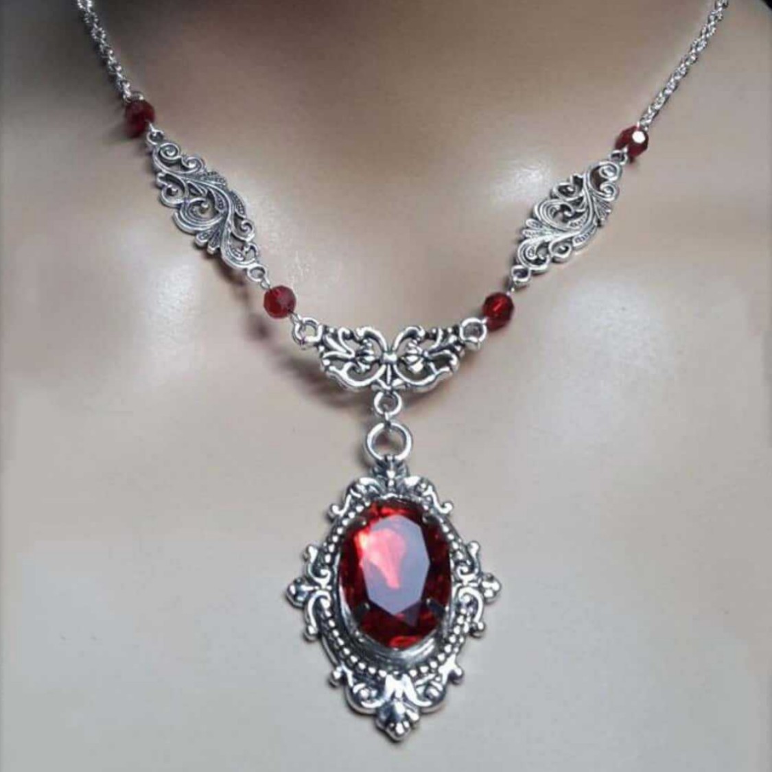Collana con gocce d'acqua magi - Women'S Victorian Accessories recensione e prezzo
