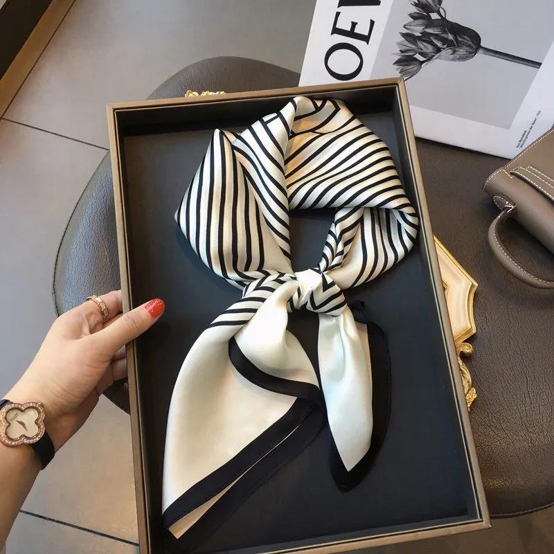 Foulard Quadrato Piccolo in Ra - Women'S Accessories Handbags recensione e prezzo
