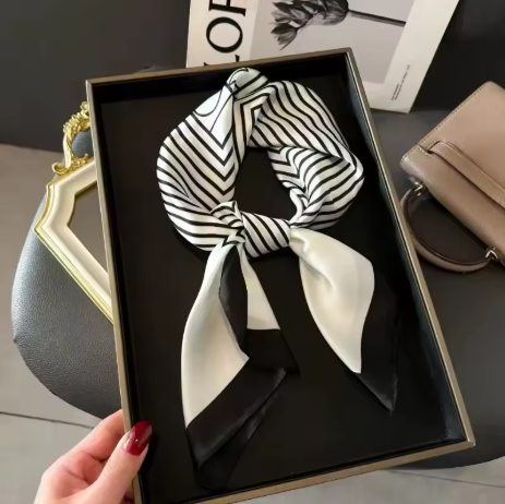 Foulard Quadrato Piccolo in Ra - Women'S Accessories Handbags recensione e prezzo