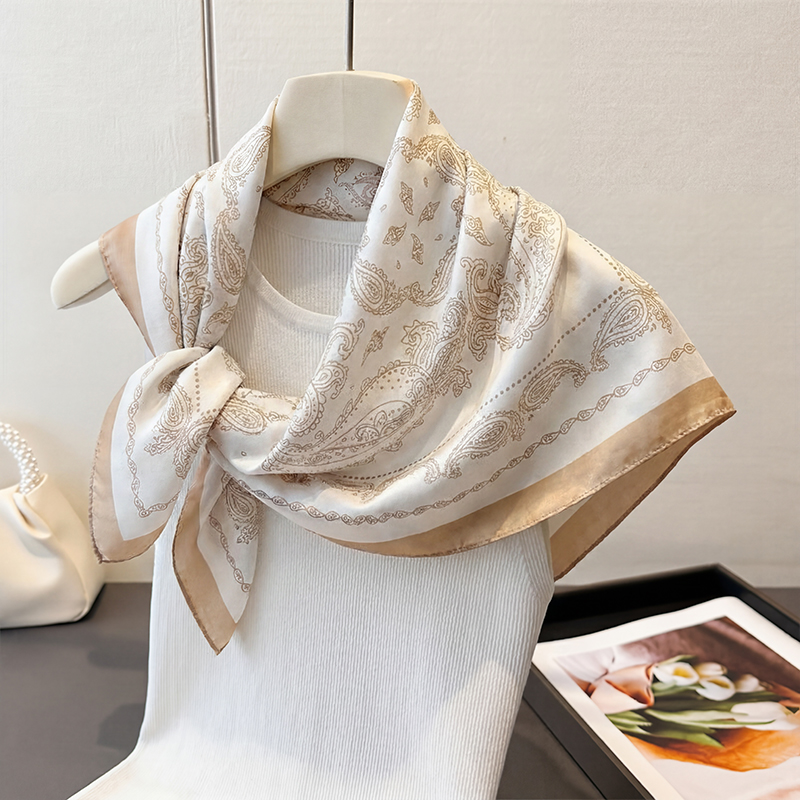 Foulard Quadrato Vintage Beige - Women'S Accessories For Neck recensione e prezzo