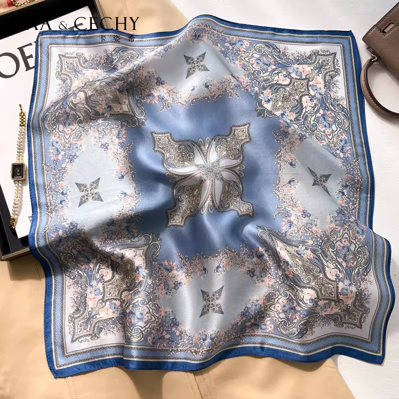 Foulard Quadrato in Seta di Ge - Women'S Accessories For Neck recensione e prezzo